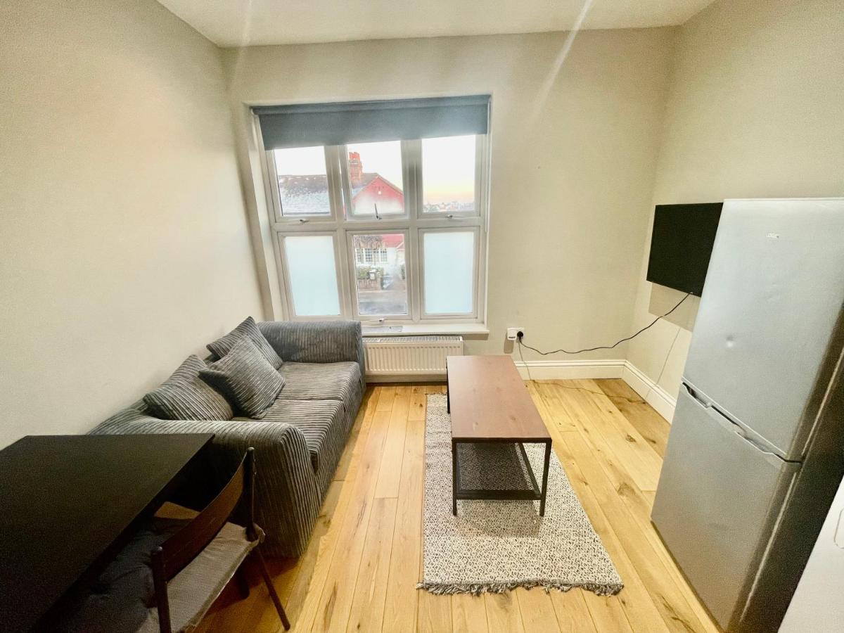 Cosy 1 Bedroom Flat! 런던 외부 사진