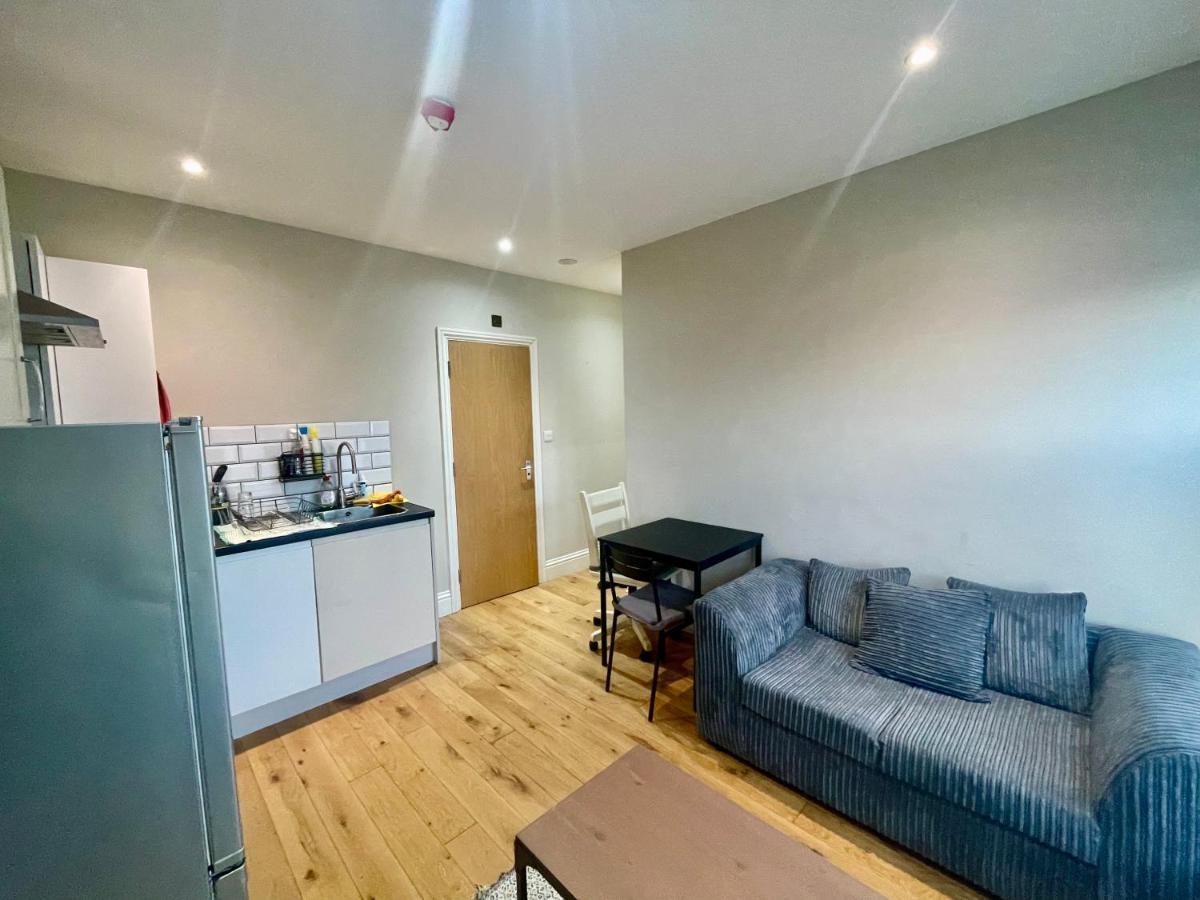 Cosy 1 Bedroom Flat! 런던 외부 사진